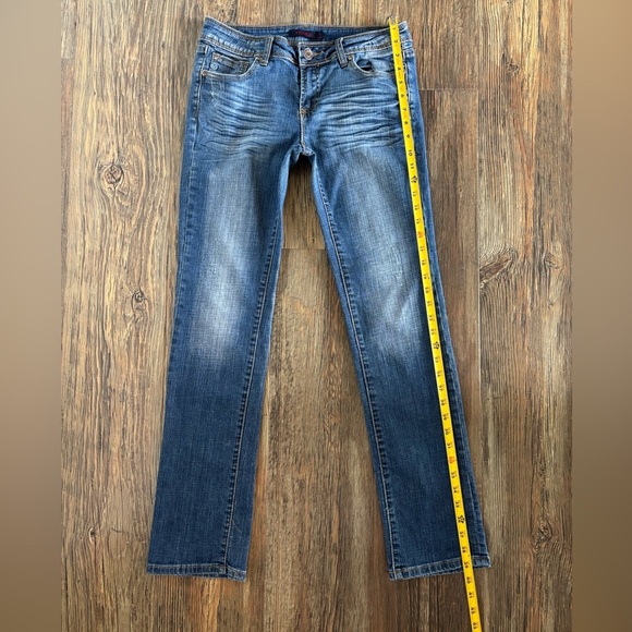 Vigold Straight Jeans Womens Juniors 7 Dark Wash Blue Denim Whiskers Embroidered - Picture 3 of 12